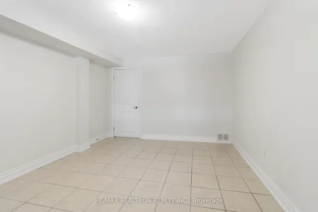 Additional image 41 of 44 Caracas Rd