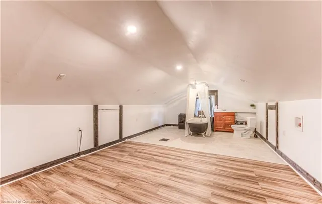 Additional image 49 of 271 Bedford Rd