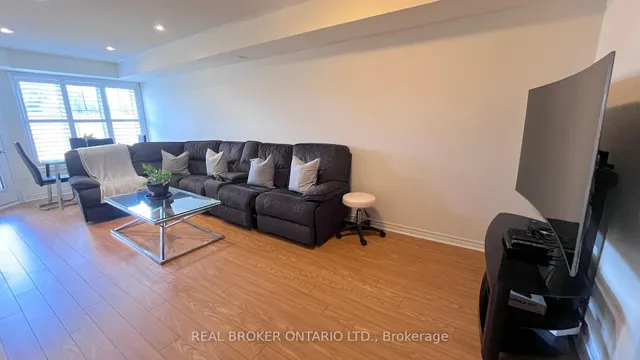 Additional image 12 of 13 EATON PARK Lane Unit 29