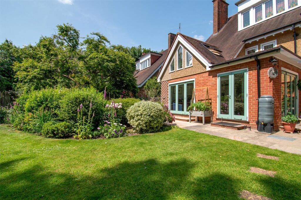 Additional image 26 of Hall Place Gardens, St. Albans, Hertfordshire, AL1