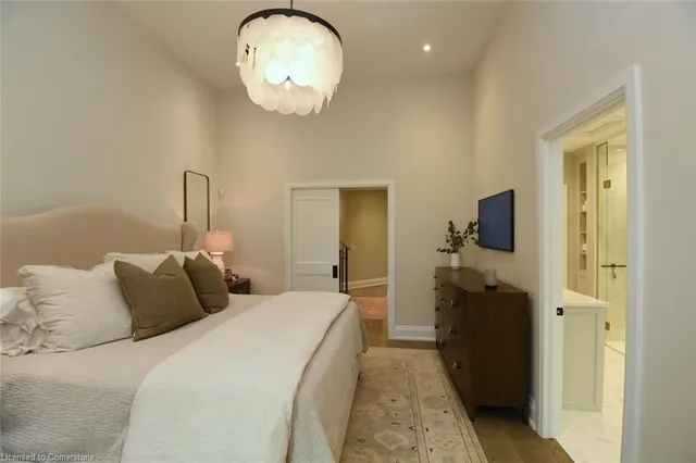 Additional image 28 of 98 Moore Cres