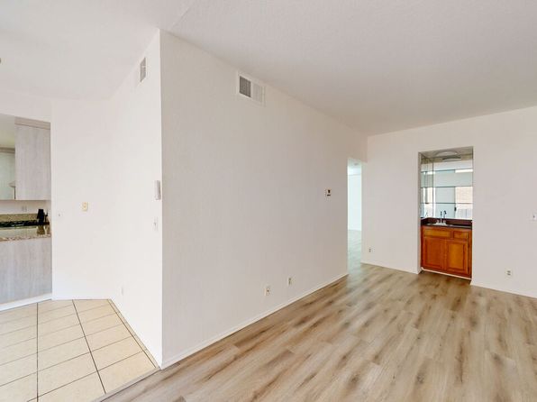 5135 Zelzah Ave APT 203, Encino, CA 91316