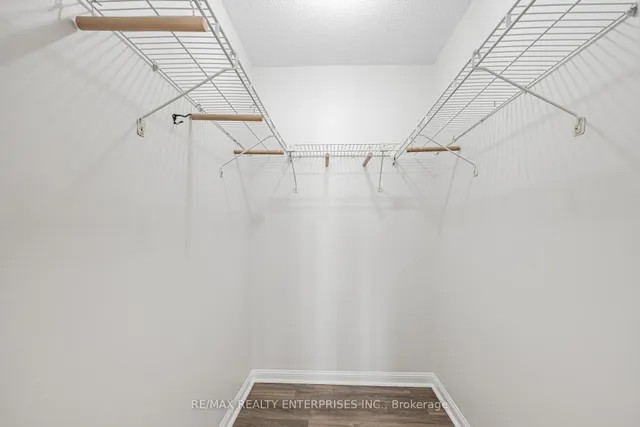 Additional image 28 of 55 Kingsbridge Garden Circ Unit 2213