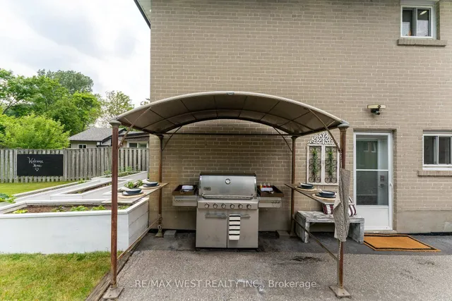 Additional image 33 of 31 Pixley Cres