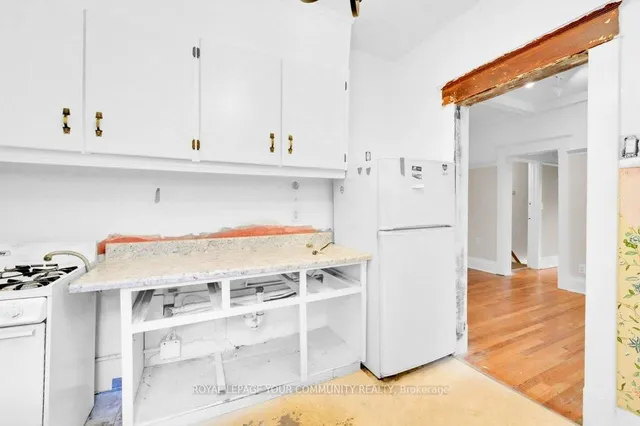 Additional image 31 of 23 Fernwood Park Ave