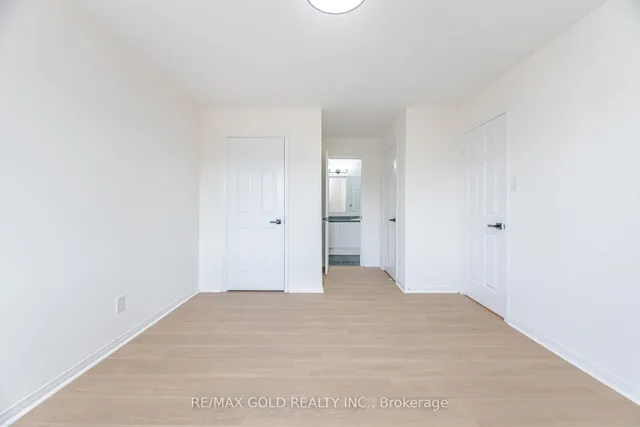 Additional image 35 of 32 Hollybush St