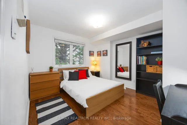 Additional image 31 of 43 Lawnview Dr