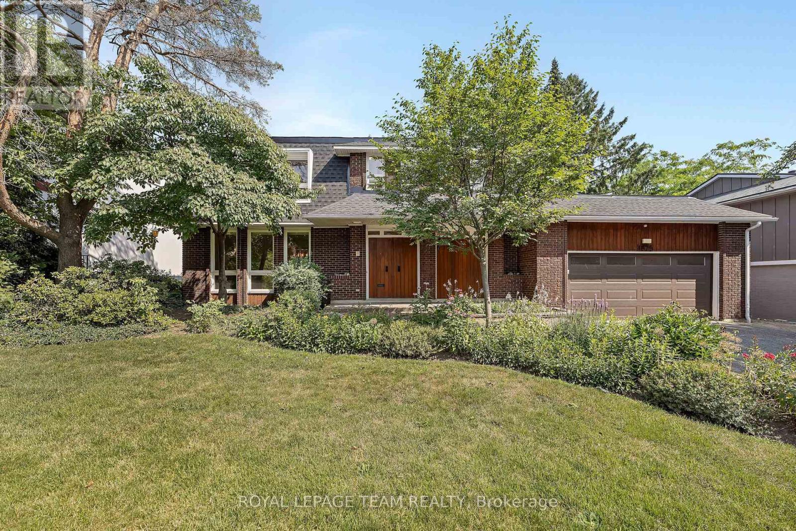 1825 YALE AVENUE|Ottawa, Ontario K1H6S3