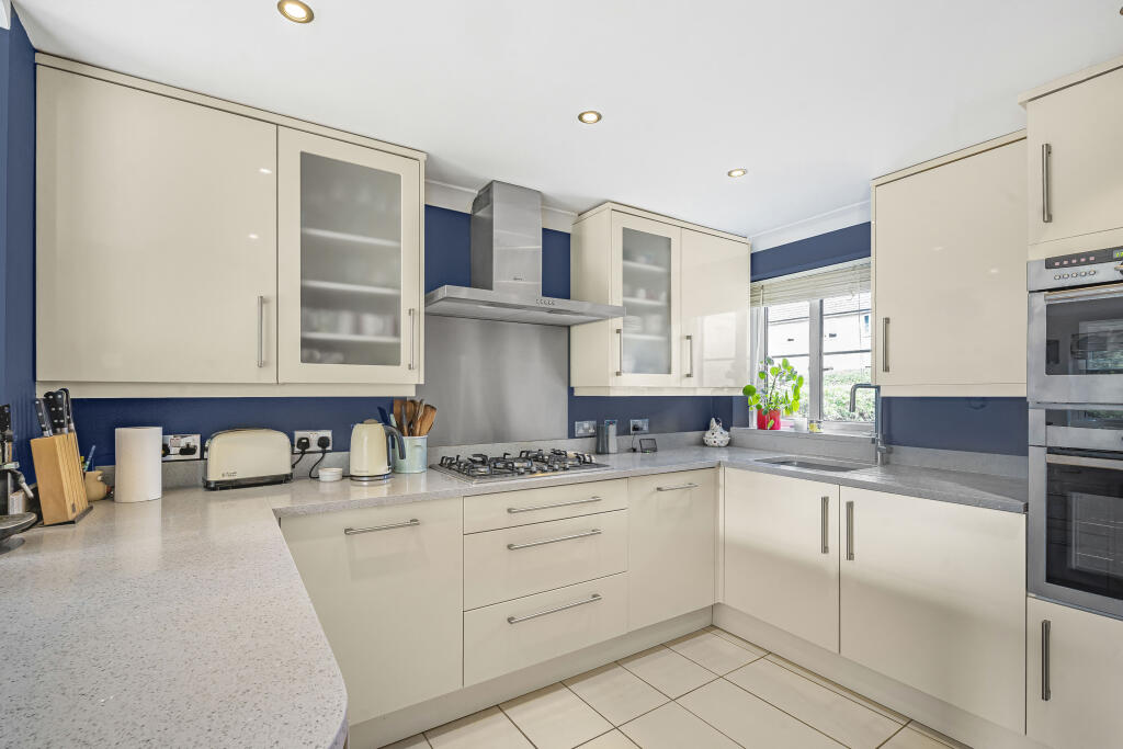 Additional image 4 of Whitethorn, Welwyn Garden City, Hertfordshire, AL7