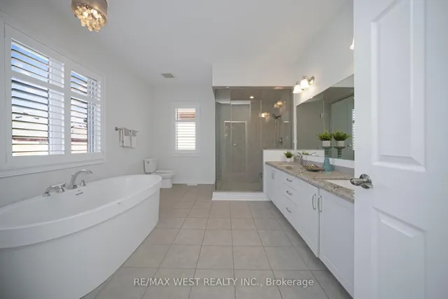 房产图片 31 - 198 Jessie Caverhill Pass