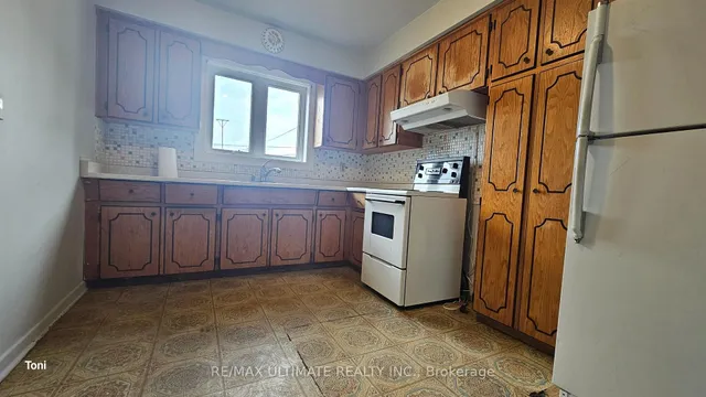 Additional image 8 of 300 Earlscourt Ave