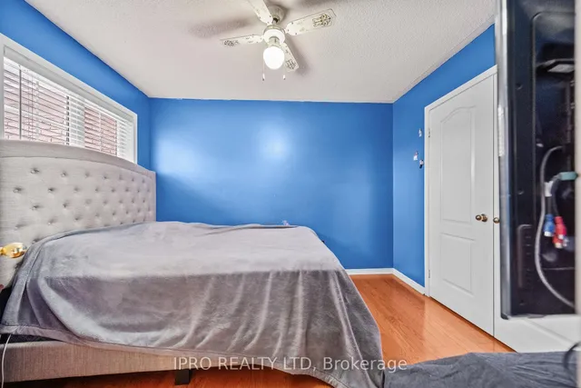 Additional image 25 of 14 Saddleback Sq