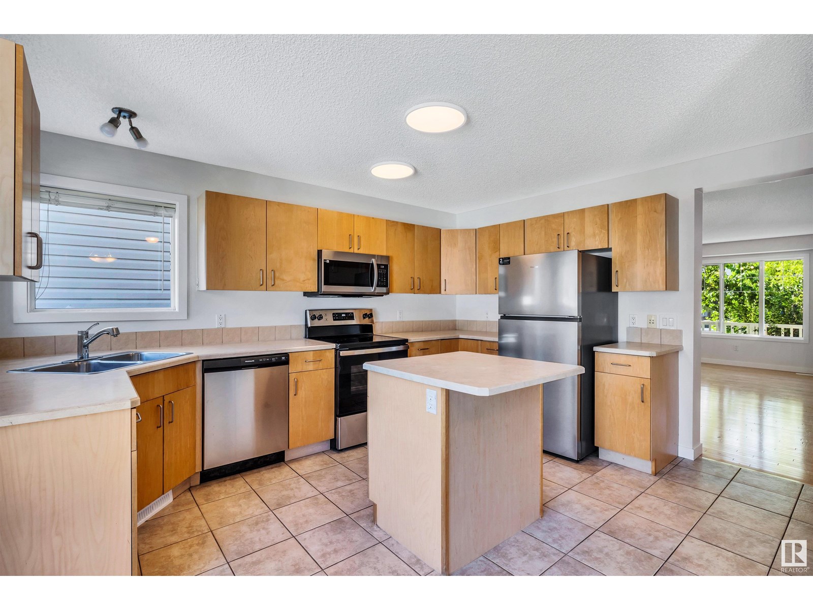 3036 TRELLE CR NW|Edmonton, Alberta T6R3M8