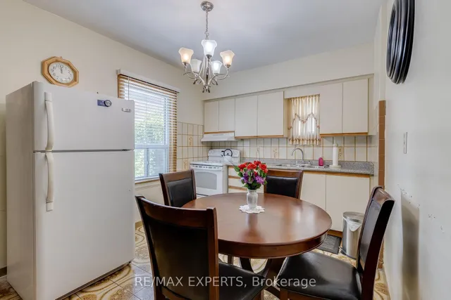 Additional image 8 of 180 Monarch Park Ave