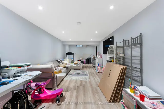 Additional image 29 of 94 Guildford Cres Unit 94