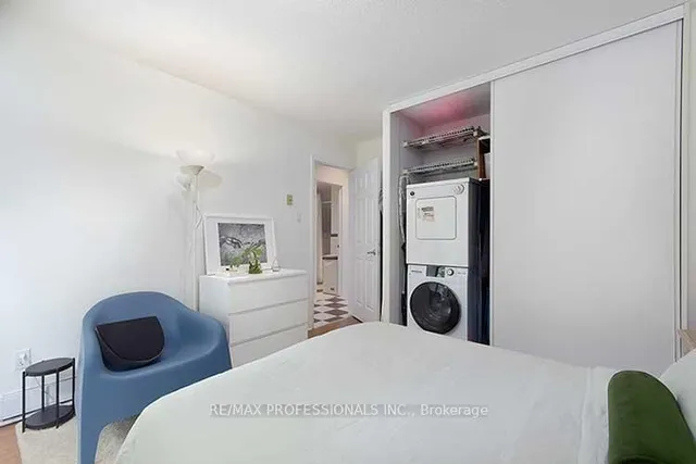 Additional image 9 of 164 Quebec Ave