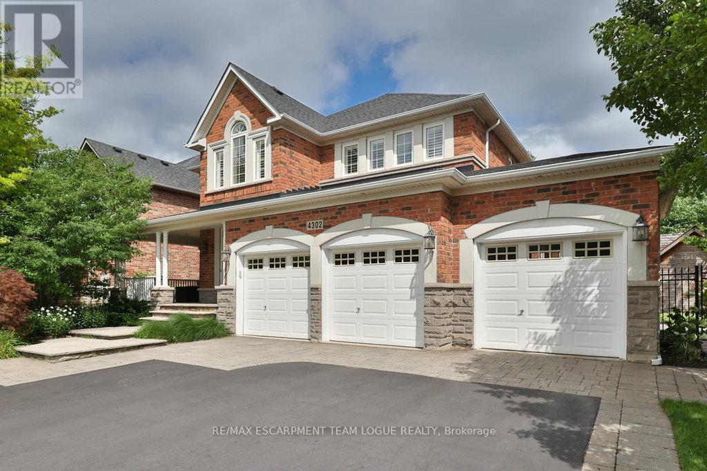 Property image for 4302 CLUBVIEW DRIVE|Burlington (Rose), Ontario L7M4W9