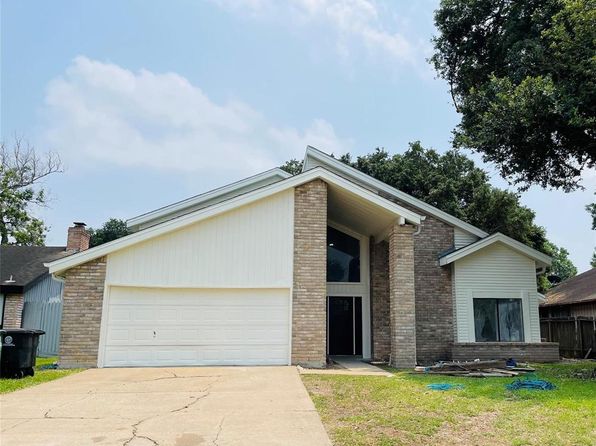 10435 Huntington Estates Dr, Houston, TX 77099