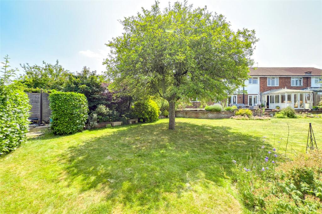 Additional image 19 of Evans Grove, St. Albans, Hertfordshire, AL4