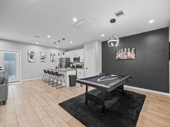 7422 Mount St, Houston, TX 77088