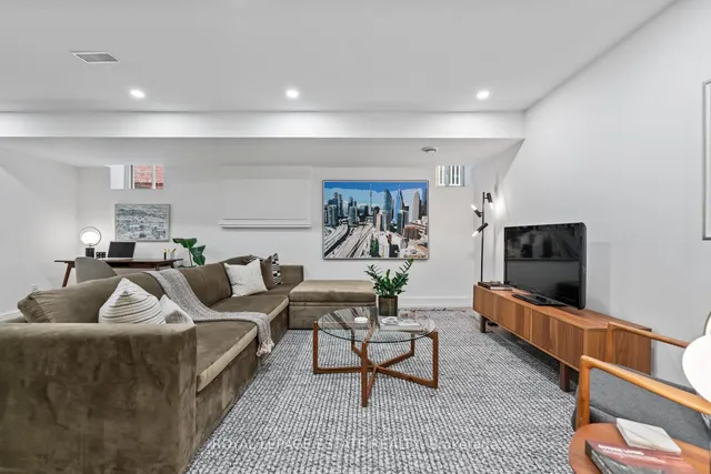 Additional image 33 of 160 Silver Birch Ave