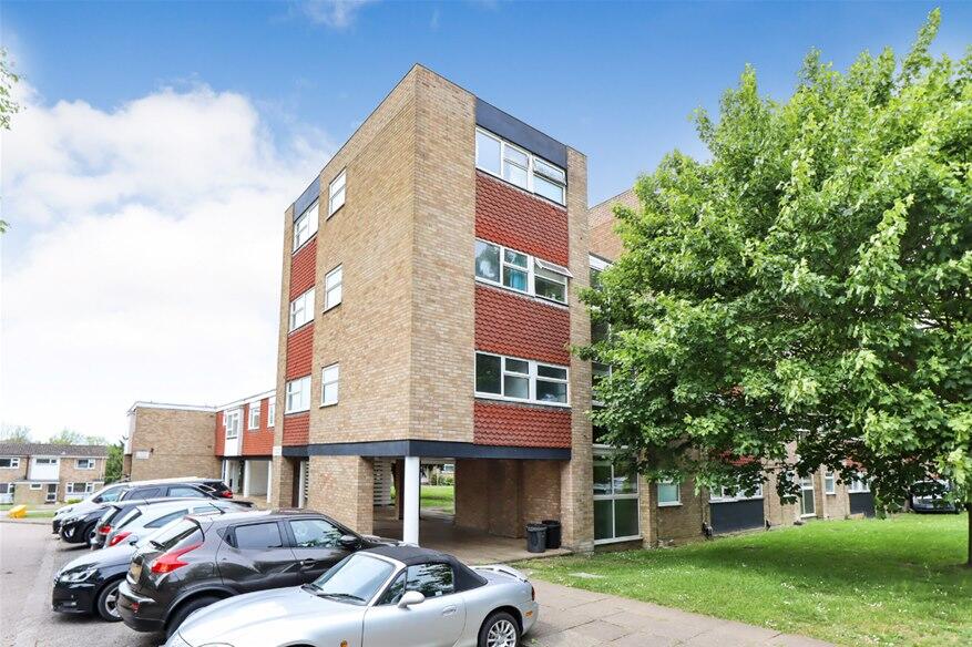 Milton Road, Harpenden, AL5