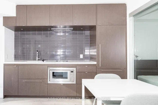 Additional image 10 of 155 Yorkville Ave Unit 1015