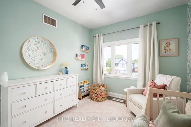 Additional image 22 of 86 Roosevelt Rd