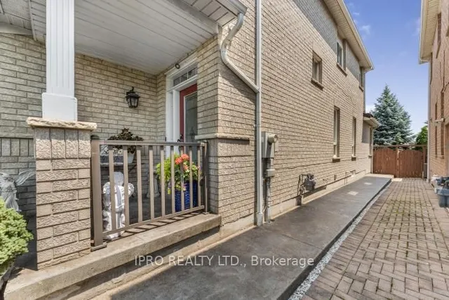 Additional image 41 of 792 Ledbury Cres