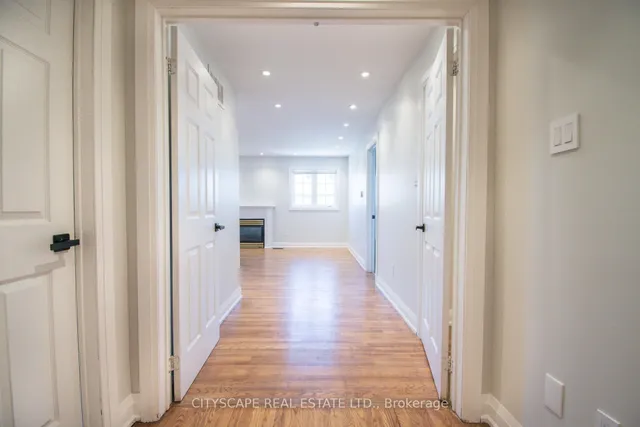 Additional image 16 of 43 Vintage Gate