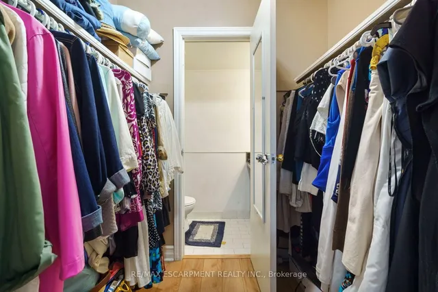 Additional image 16 of 500 GREEN Rd Unit 218