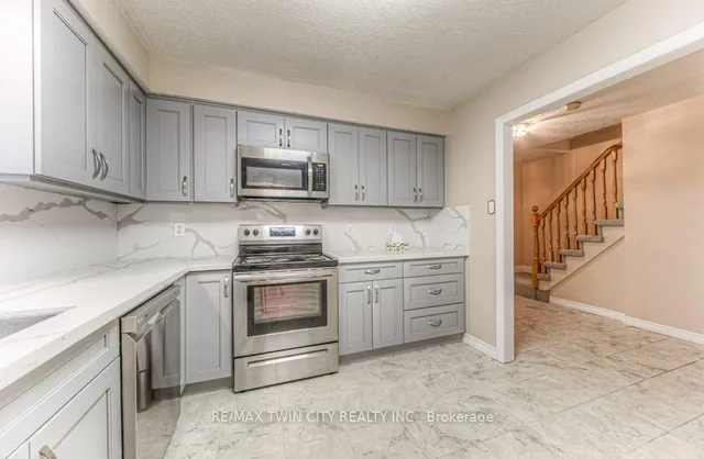 Additional image 13 of 44 Northmanor Cres