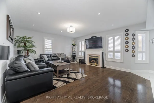 Additional image 12 of 2226 Viking Cres