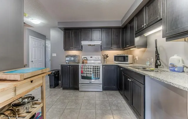 Additional image 17 of 42 Eliza Ave