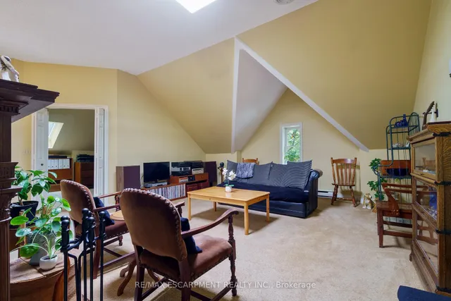 Additional image 34 of 275 Cumberland Ave