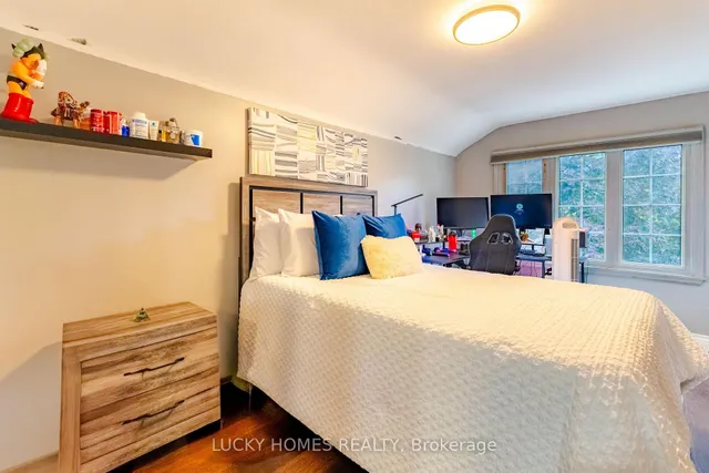 Additional image 29 of 4396 Lawrence Ave