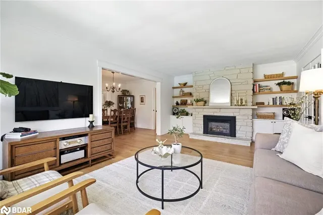 Additional image 15 of 247 Elmhurst Cres