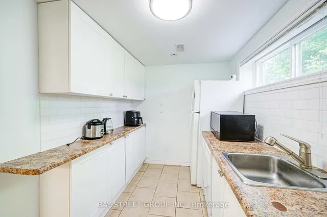 Additional image 30 of 125 Connaught Ave