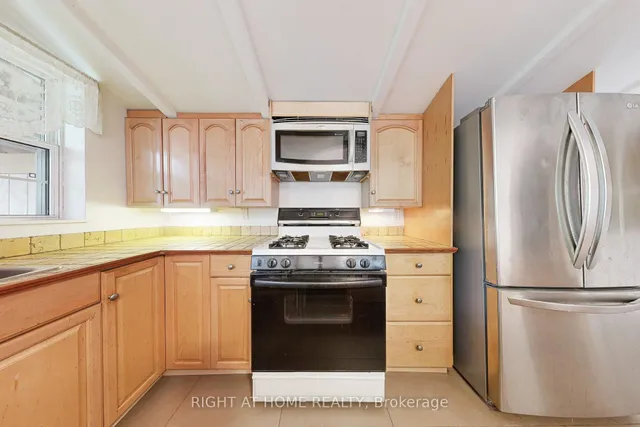 Additional image 18 of 170 Queens Ave