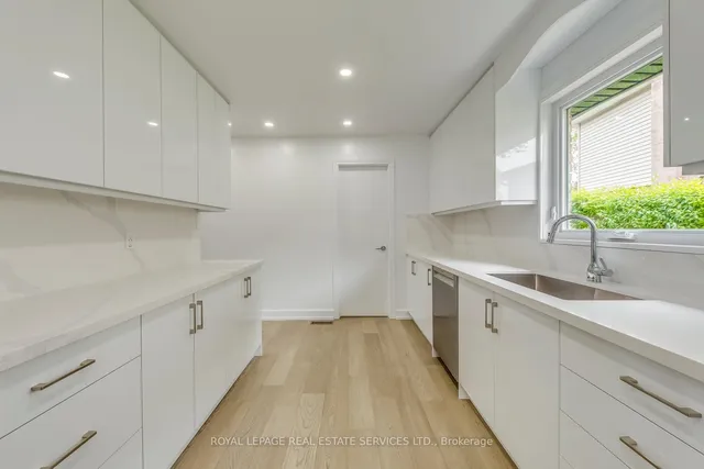 Additional image 23 of 690 Mississauga Valley Blvd