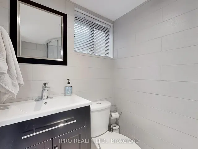 Additional image 36 of 85 Chisholm Ave