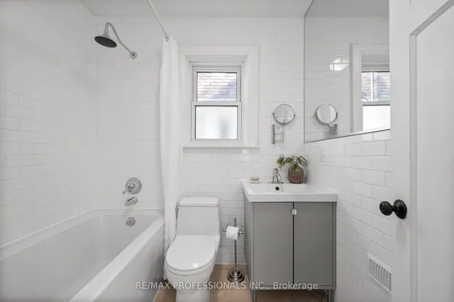 Additional image 34 of 61 Evans Ave