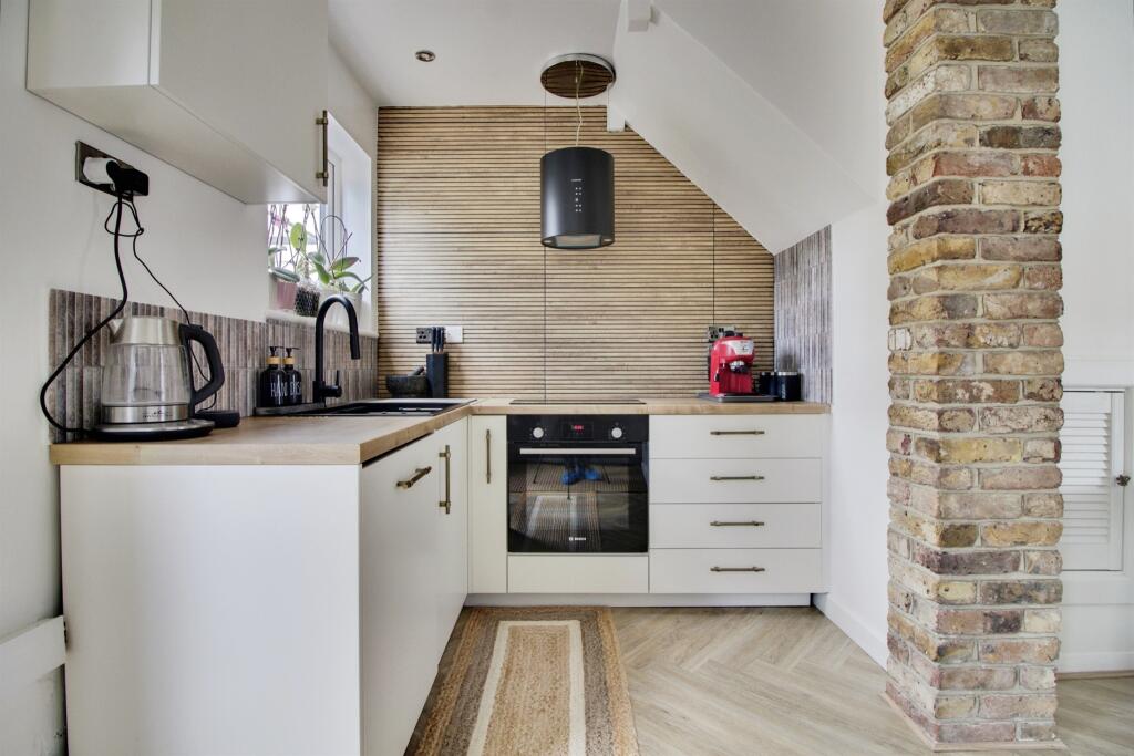 Additional image 4 of Attimore Close, WELWYN GARDEN CITY