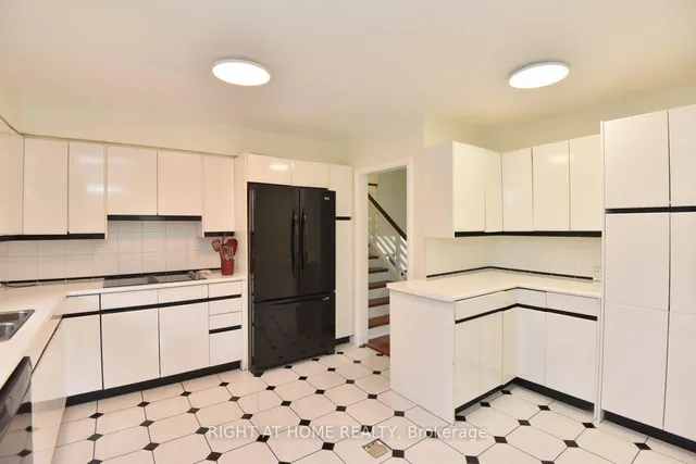 Additional image 15 of 717 Courtland Pl