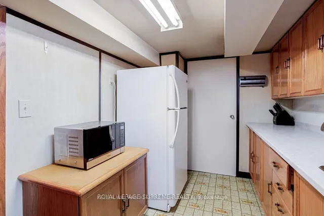 Additional image 21 of 74 Roberta Dr