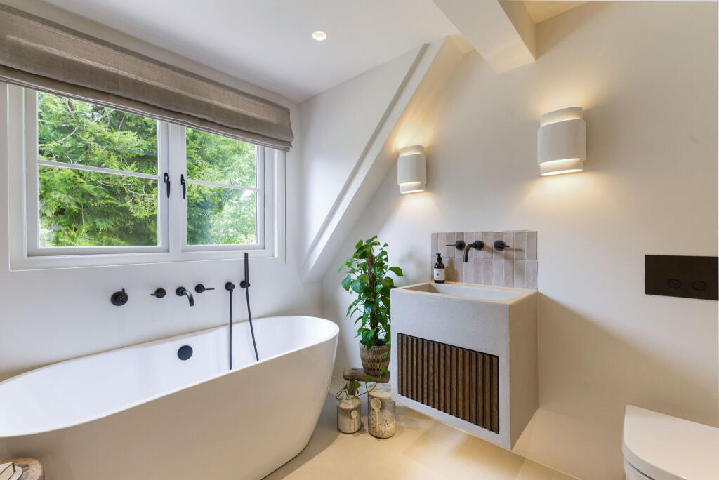 Additional image 8 of The Broadway, Wheathampstead, AL4