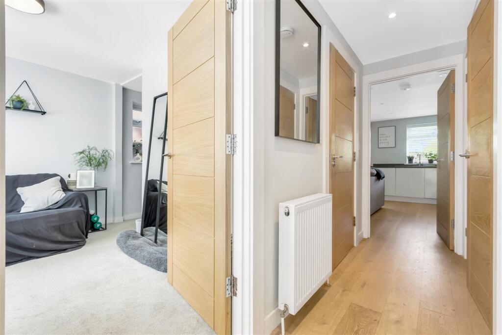 Additional image 7 of Somers Square, Welham Green