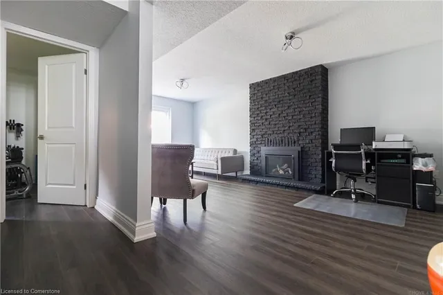 Additional image 33 of 2390 Sinclair Cir