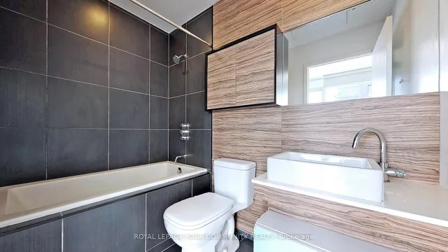 Additional image 30 of 75 St Nicholas St Unit 2804