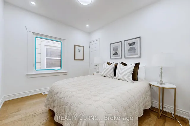 Additional image 25 of 92 King Edward Ave Ave